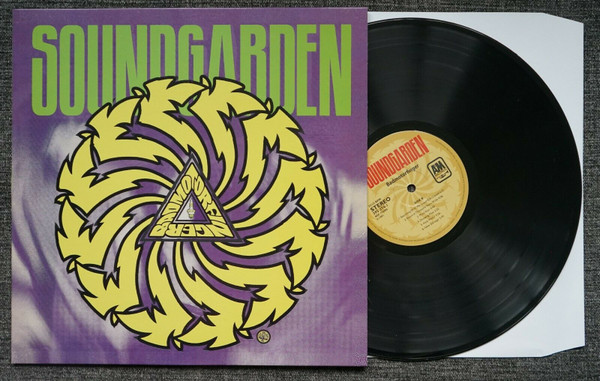 Обложка Soundgarden — BADMOTORFINGER