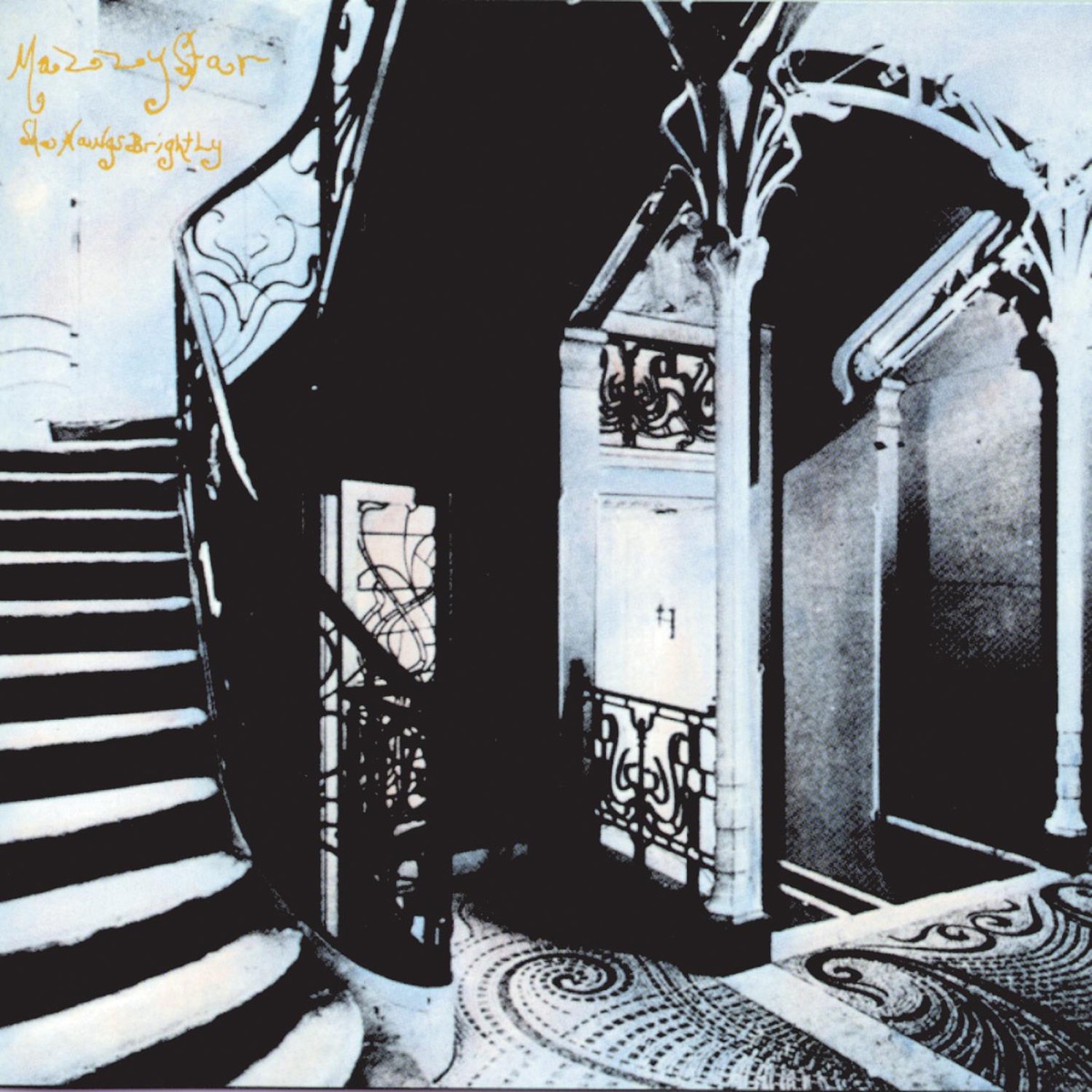 Обложка Mazzy Star — She hangs brightly