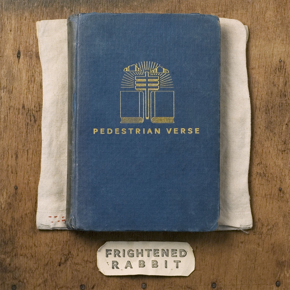 Обложка Frightened Rabbit — Pedestrian Verse